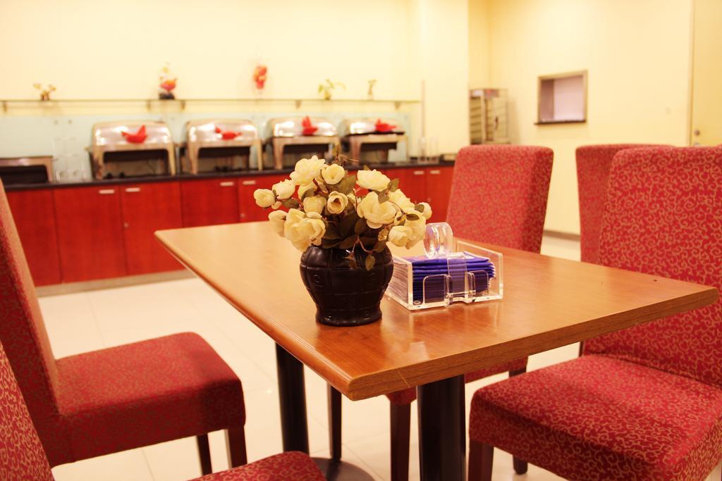 Hanting Hotel Shanghai South Railway Station Luoxiang Road Branch Екстериор снимка